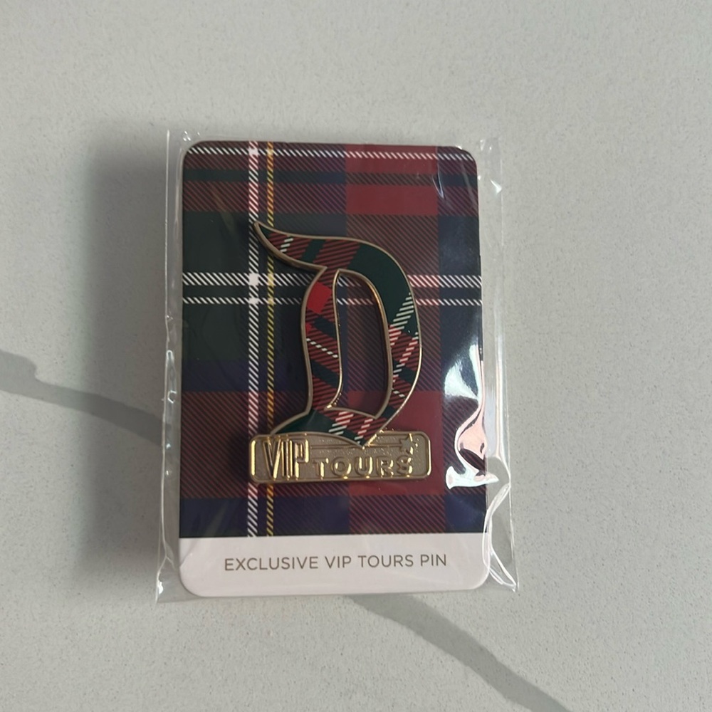Disney VIP Tour Pin